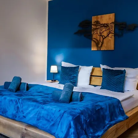 Charmant, Zentral Mit Parkplatz *