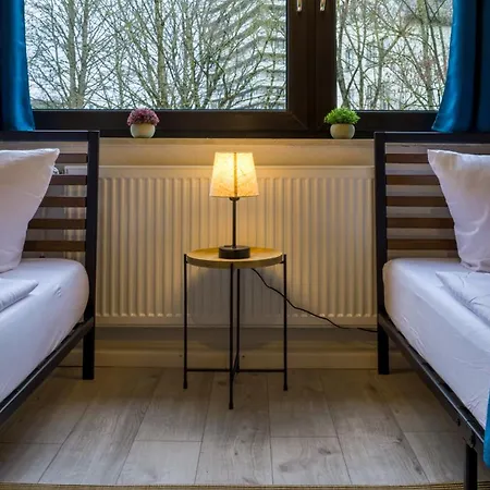 Charmant, Zentral Mit Parkplatz Apartment